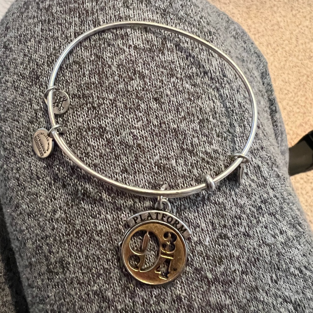 Alex and Ani bracelet Harry Potter 9 3/4